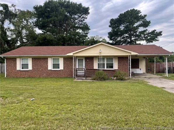 1714 Strickland Bridge Rd, Fayetteville, NC 28304