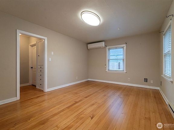 4th image of 2919 Louisiana Street