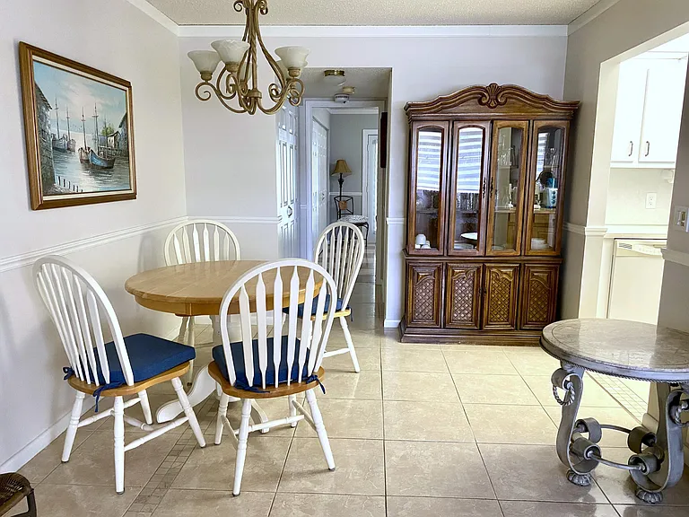 335 Farnham Cres #P — Photo 6
