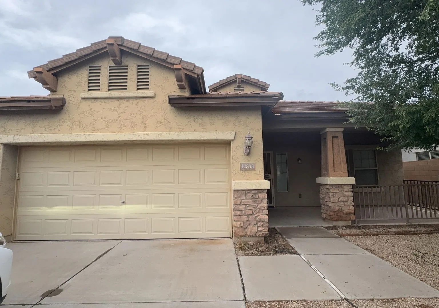 Upgraded 3-Bedroom Home with Bonus Space, Fully Landscaped Backyard, and Built-In BBQ, Offering M... — Photo 1