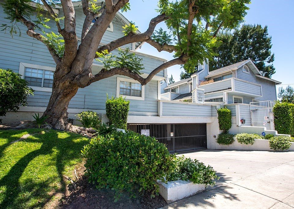 1st image of 7306 Balboa Blvd Unit D