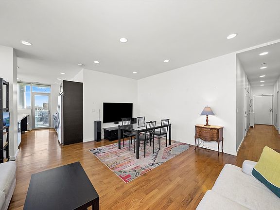 5th image of 2800 W North Ave Unit 404