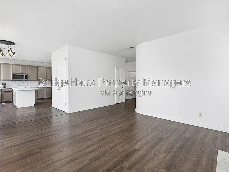 953 Gallery Dr — Photo 15