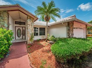 1333 Hillside Dr, Tarpon Springs, FL 34689