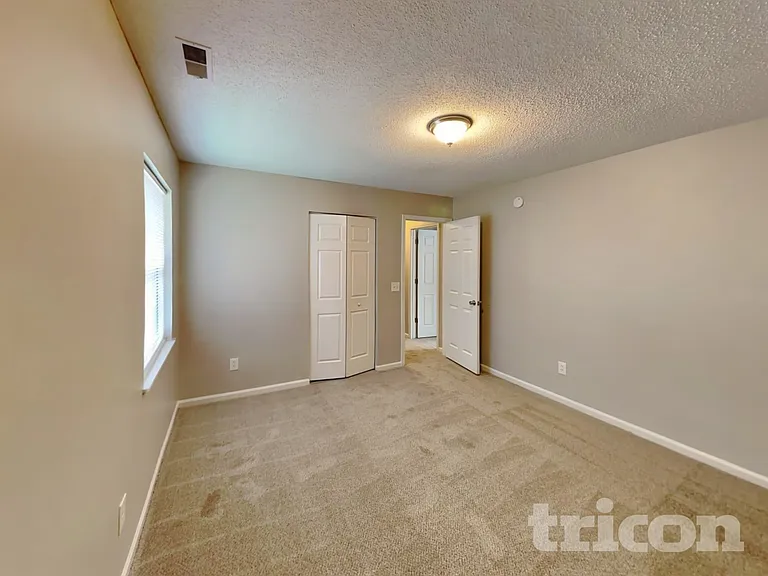 5 Red Thorn Ct — Photo 13