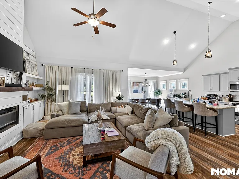 307 Tivoli Ct — Photo 9