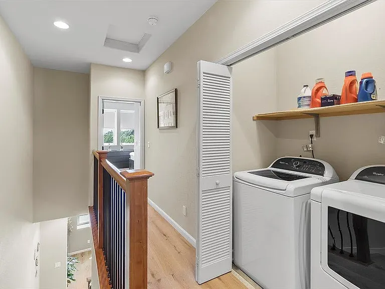 1122 Pepper Rd — Photo 2