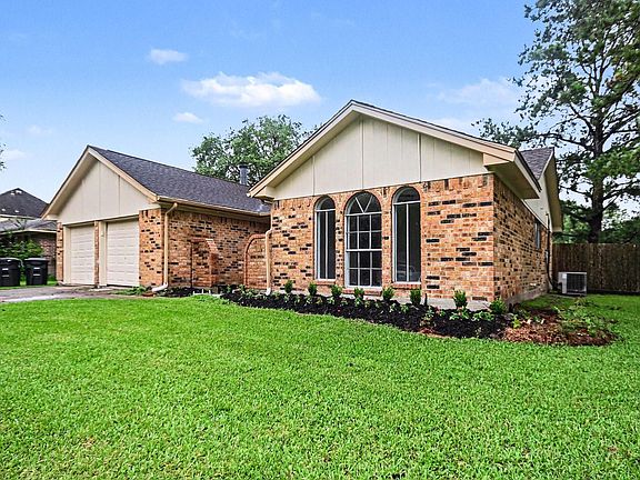5th image of 3810 Clover Dr
