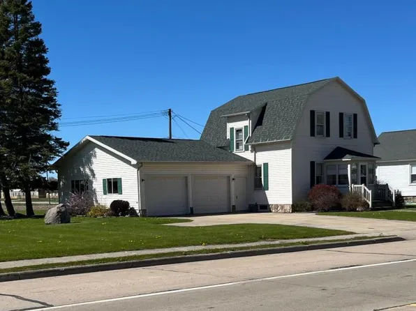 18 Grindstone Rd, Port Austin, MI 48467