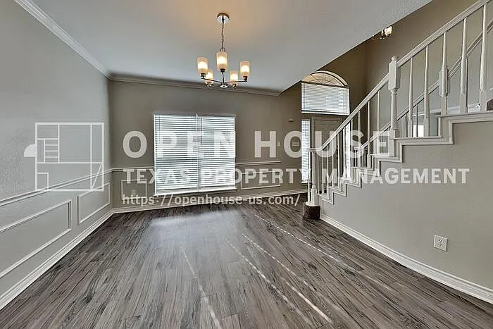 2129 Carrington Ave — Photo 11