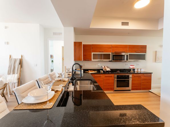 3040 Oasis Grand Blvd APT 803
