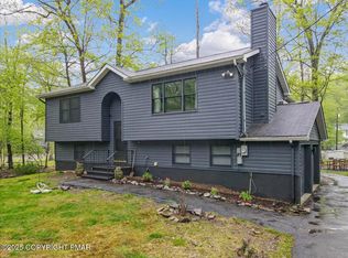 1228 Woodland Dr, East Stroudsburg, PA