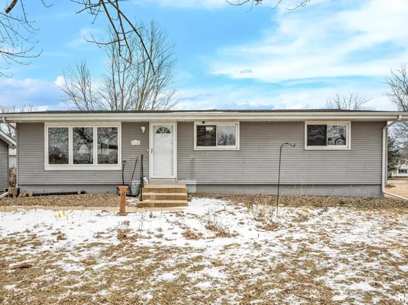 1115 Pheasant Dr, Knoxville, IL 61448