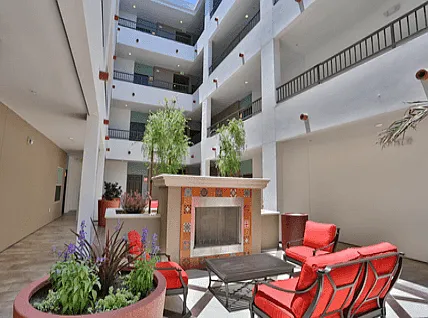 Oasis at Lake Encino — Photo 43