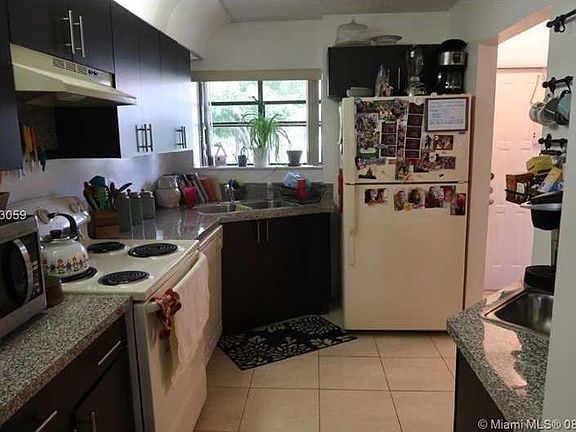 5th image of 1232 S Military Trl APT 1923