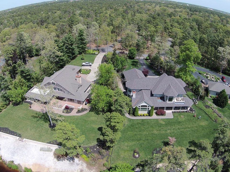 2nd image of 49 Deerpath Rd