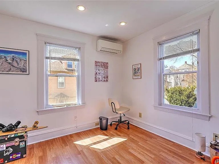 430 Morris Ave #2 — Photo 10