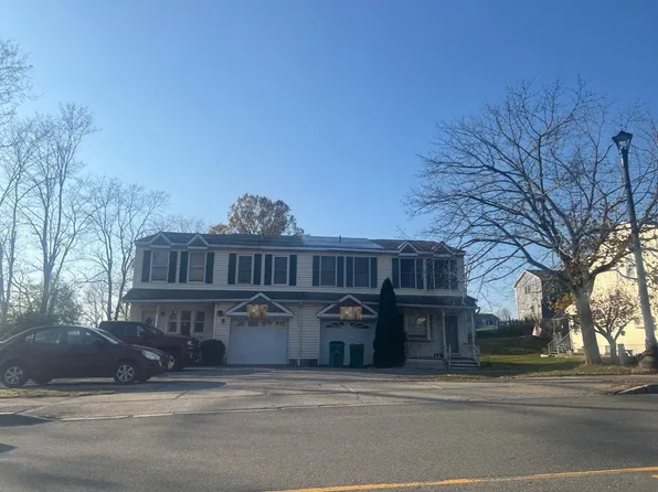 1067 Wolcott Ave, Beacon, NY 12508