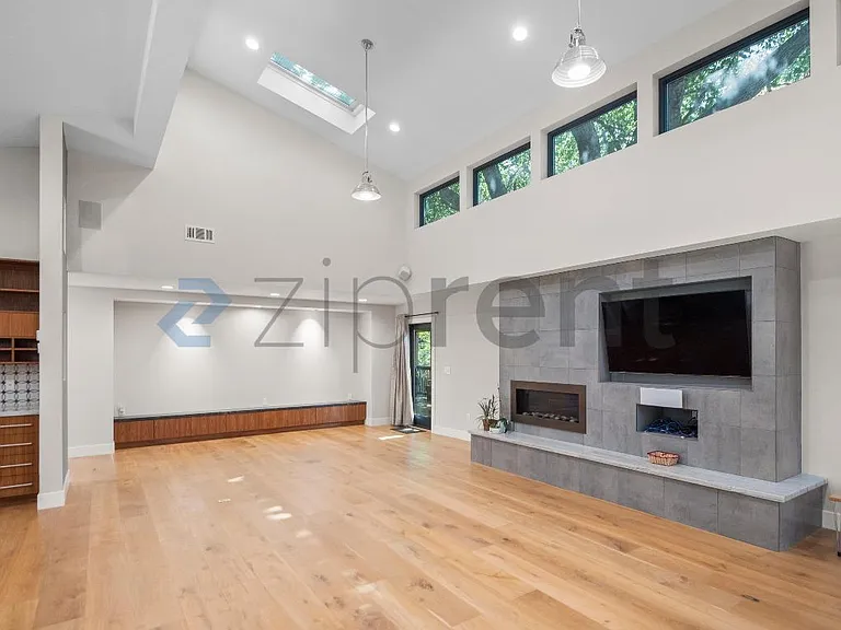 1701 Whitham Ave — Photo 7