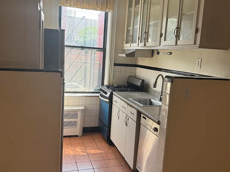 457 Jersey Ave #2R — Photo 9