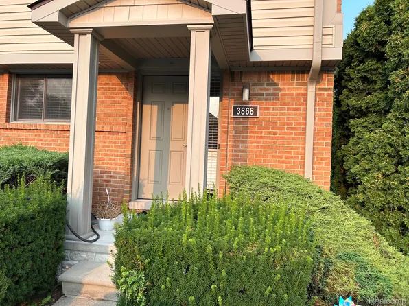 3868 Old Creek Rd, Troy, MI 48084