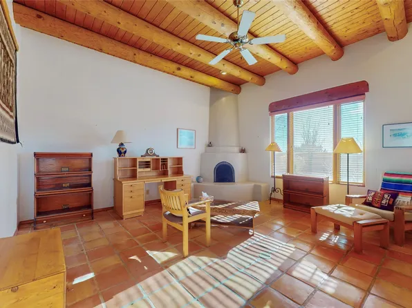 4 Casa Del Oro Way, Santa Fe, NM 87508