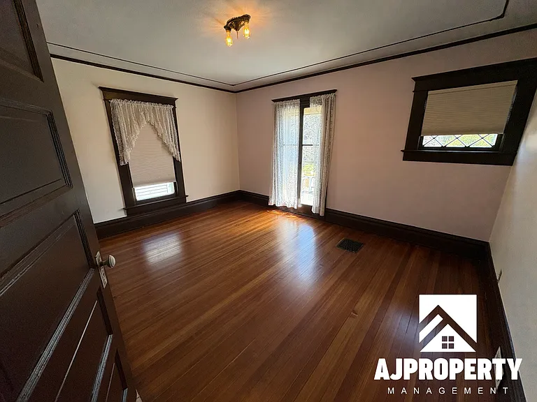 119 N Summit Ave — Photo 26