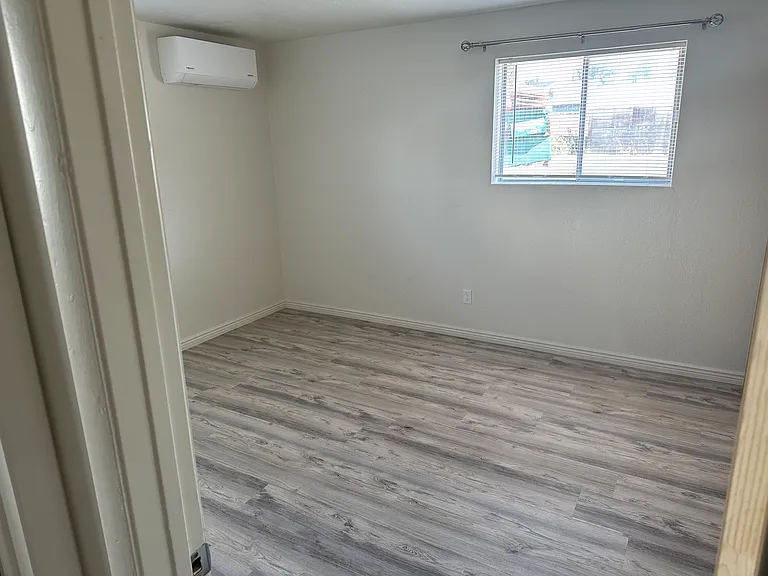 1411 NW 1st St #3 — Photo 2