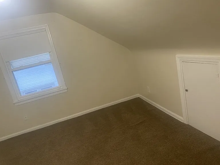 353 Jennings Ave — Photo 7