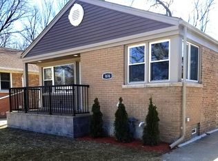 1616 Mulford St, Evanston, IL 60202