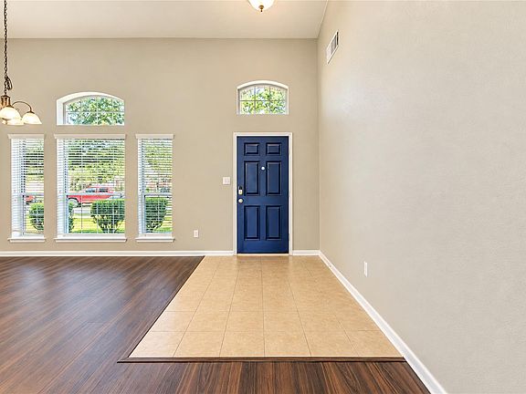 5th image of 7419 Riven Oaks Ct