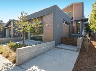 10121 N Foothill Blvd, Cupertino, CA