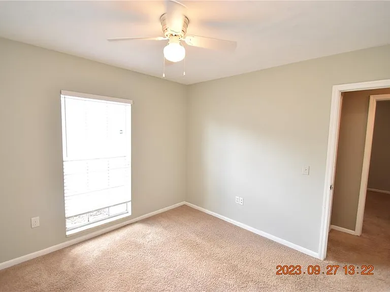 604 Southwood Cv — Photo 45