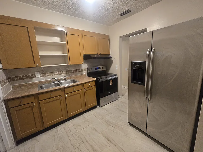 1739 Melson Ave — Photo 17