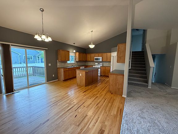 4th image of 16212 Ginger Ave