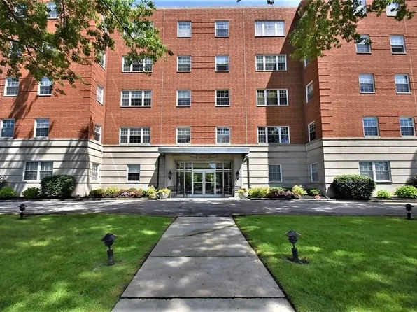 18975 Van Aken Blvd APT 203, Shaker Heights, OH 44122