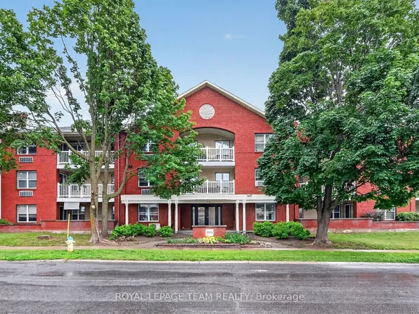 1099 Cadboro Rd #214, Ottawa, ON K1J 9K4