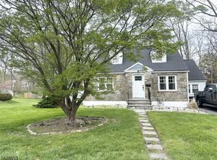 4 W Nelson St, Newton Town, NJ 07860