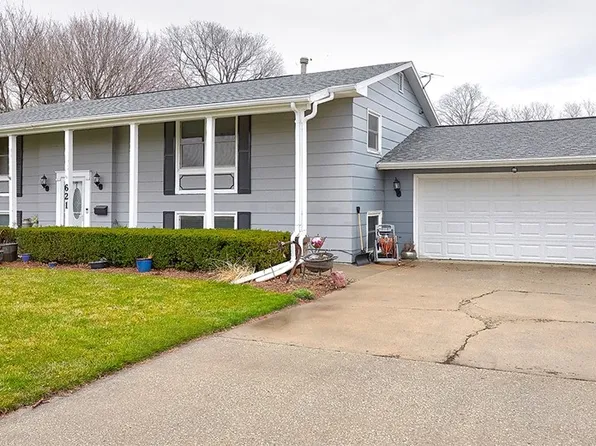 621 S 8th Ave, Winterset, IA 50273