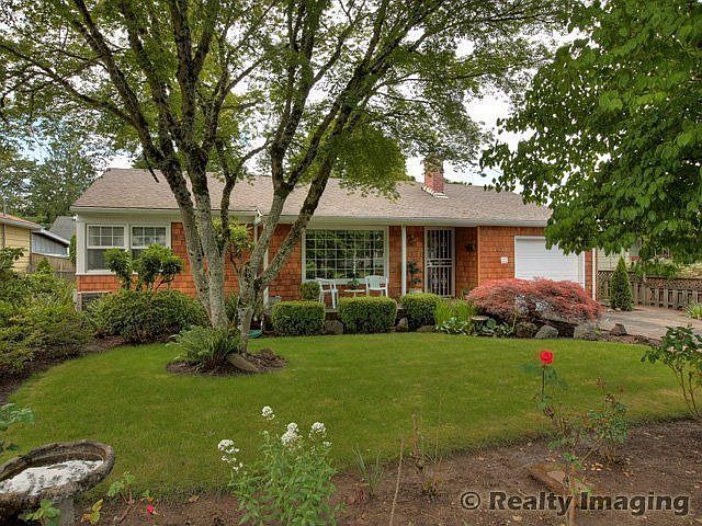 For Sale: 545 E Berkeley St, Gladstone, OR 97027