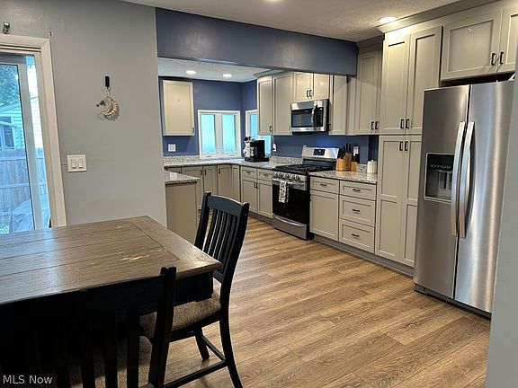 4th image of 2440 Norman Dr