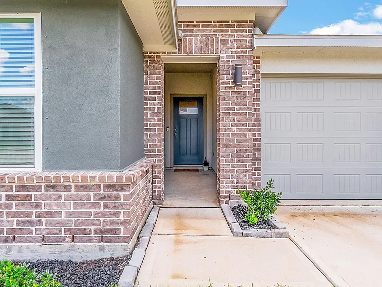 10647 Cascade Creek Dr — Photo 2