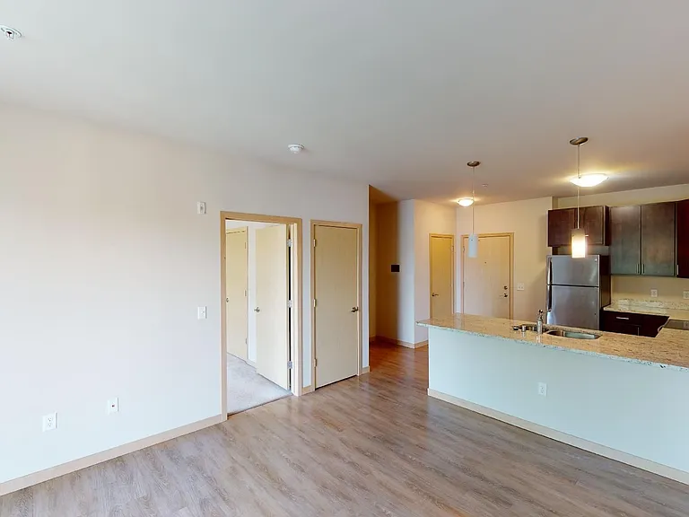 902 Drake St — Photo 20