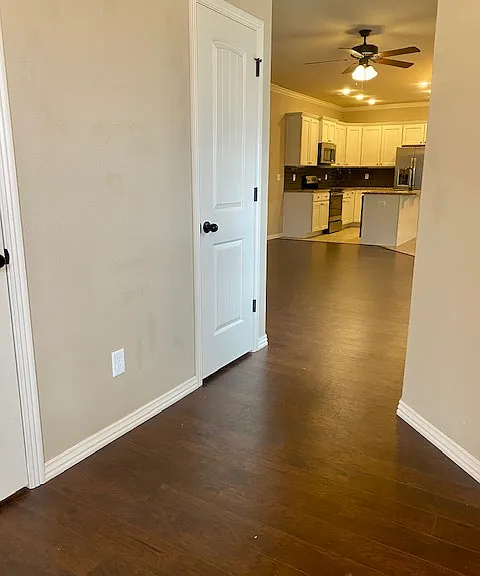 1047 N Leverett Ave — Photo 3