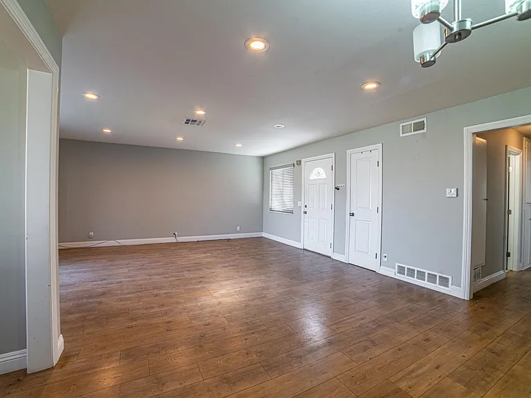 1408 N Buckingham St — Photo 4