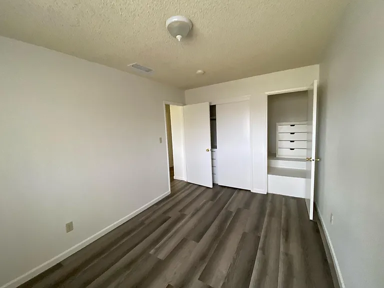 Chestnut Place — Photo 28