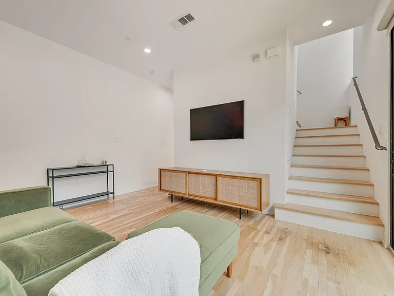 2304 N Garrett Ave #1 — Photo 9