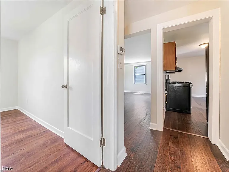 142 Woodstock Ave — Photo 11