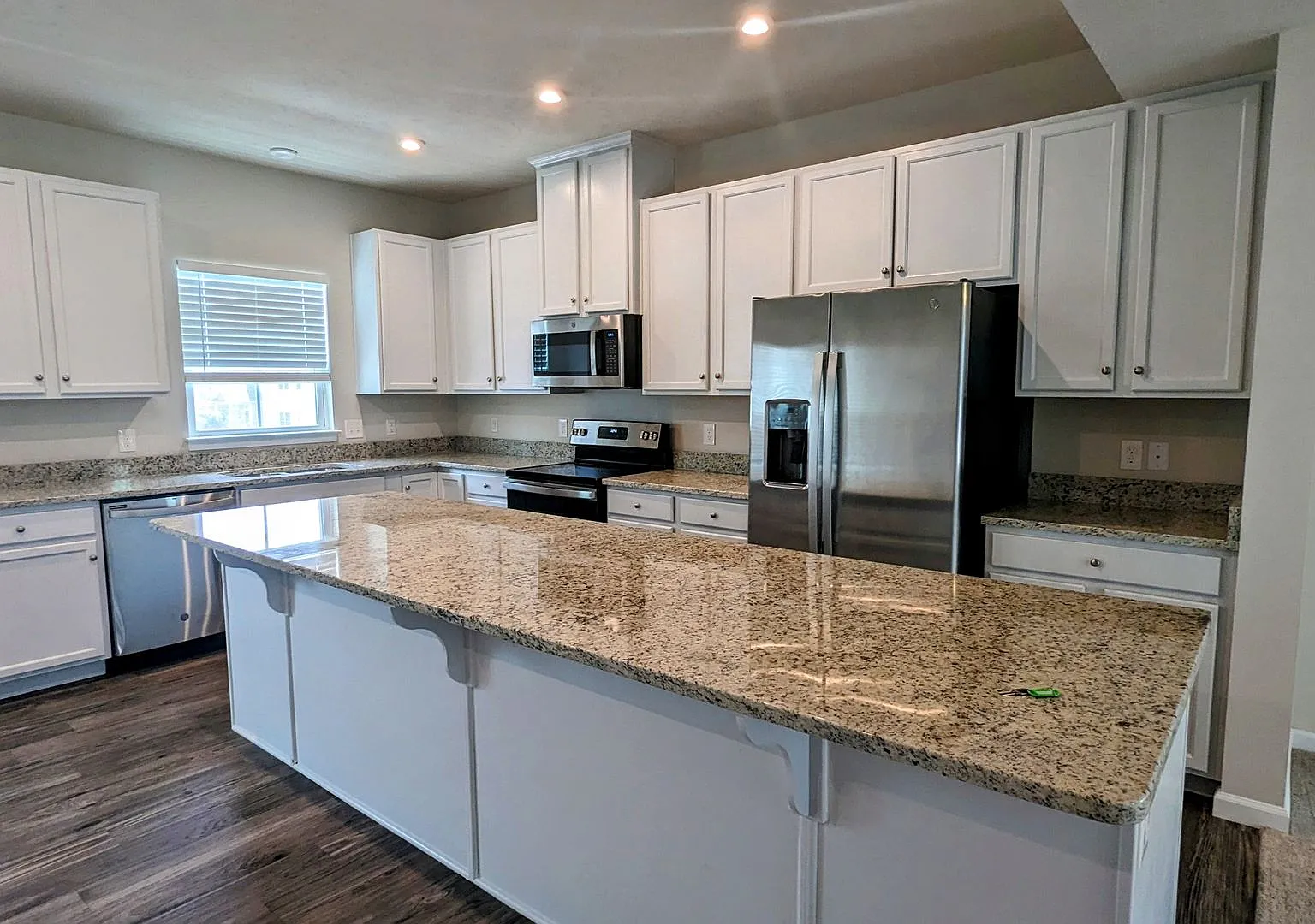 Luxury Townhome — Photo 3