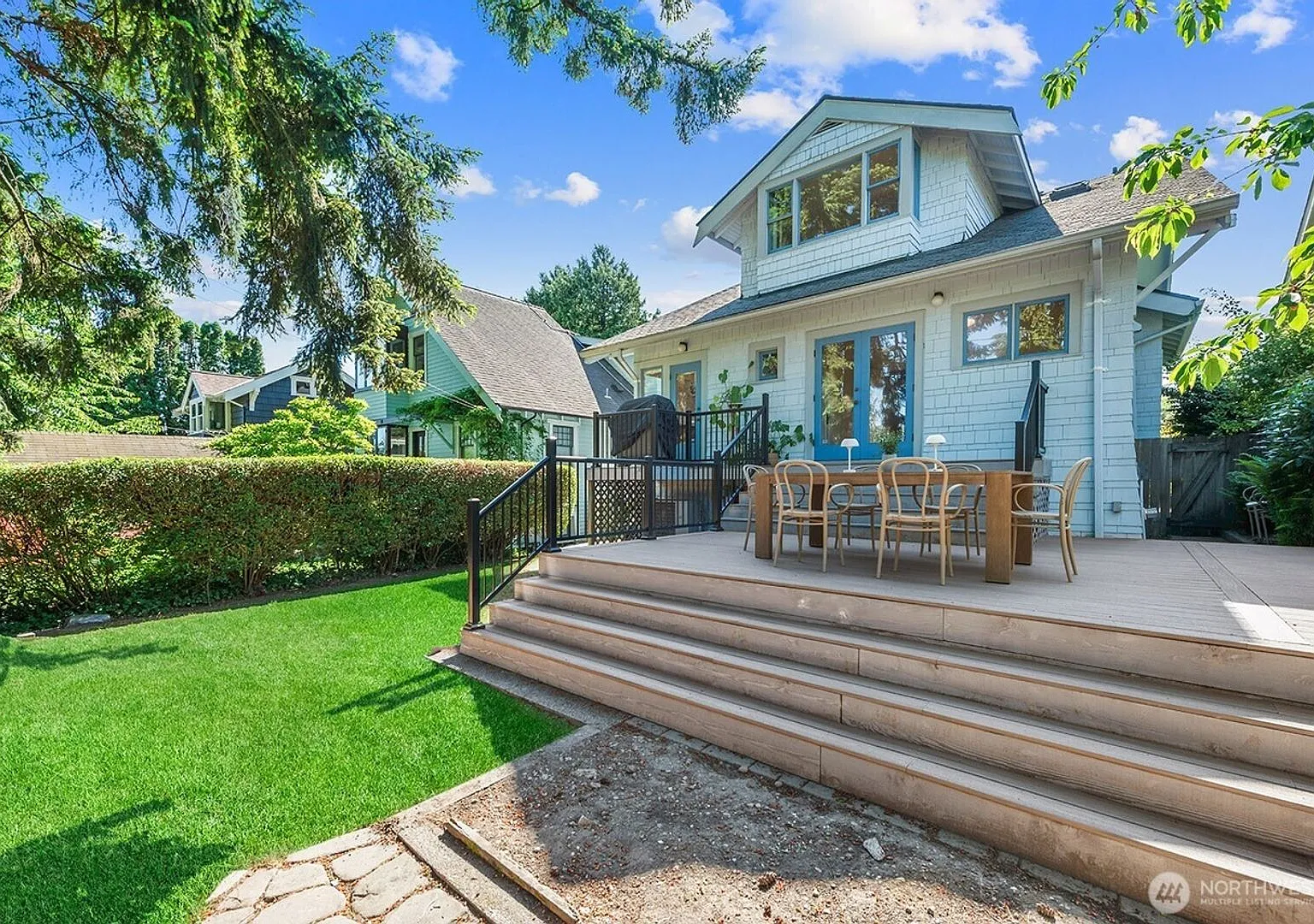 Spacious Ravenna Craftsman! — Photo 1